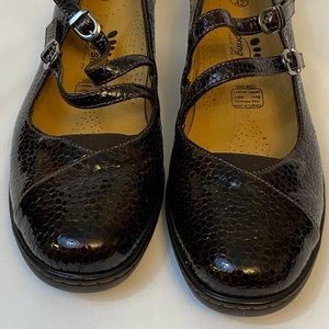 Spring Step Thorny Brown Patent Shoes Size 42 (US 10.5).
